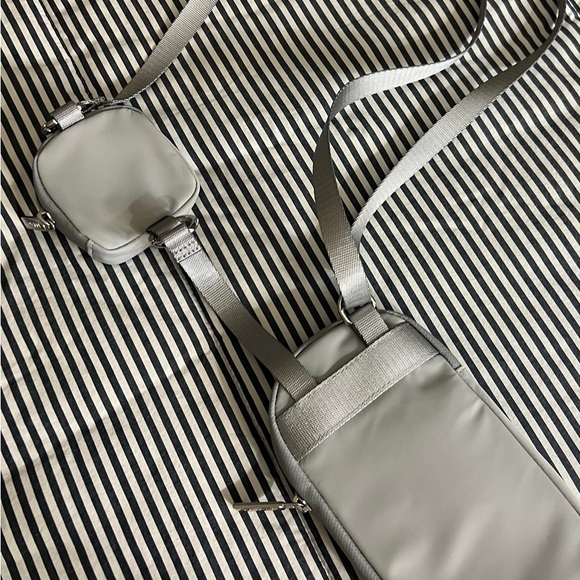 Lululemon cross body - Picture 3 of 3